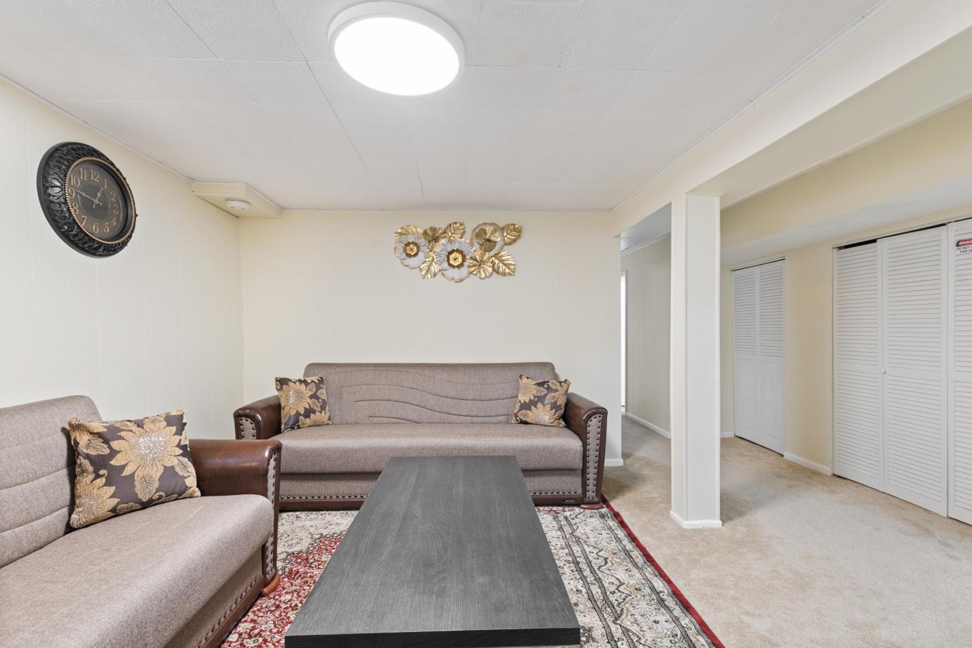 Luxury Apartment *